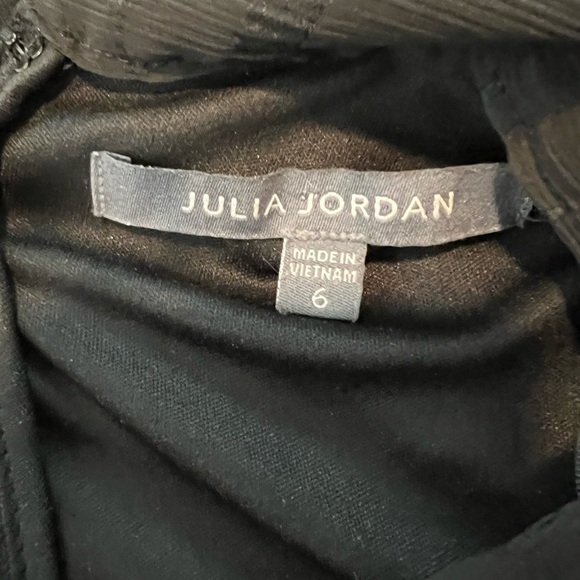 Julia Jordan Black Long Sleeve Tie Neck Jumpsuit. Size 6. - Picture 11 of 16